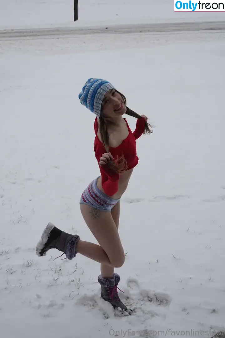 Livinia голая photo #0016 (liviniaxx / livv.y)