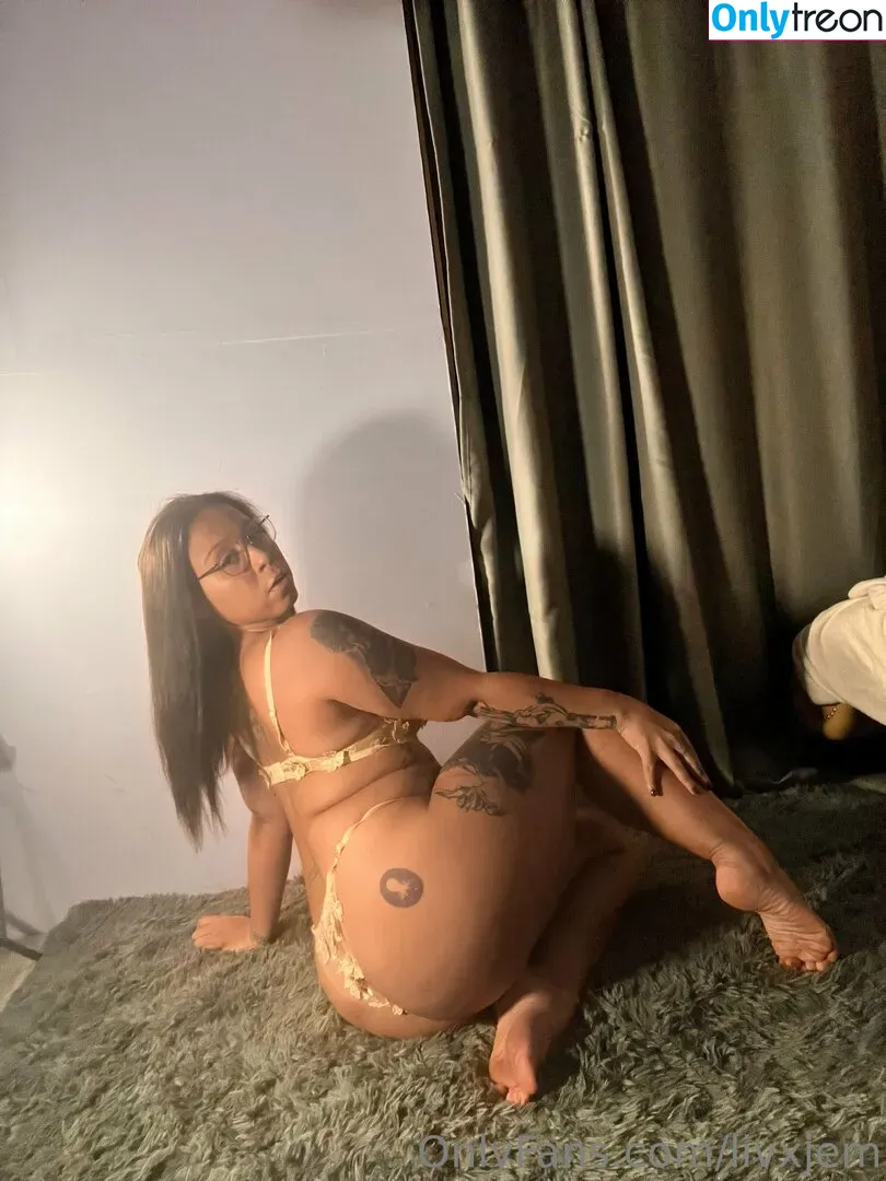 livxjem nude photo #0055 (treat.dao)