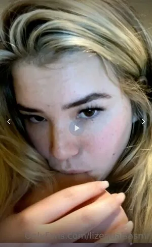 Liz Equals ASMR / lizequalsasmr фото голая #0014