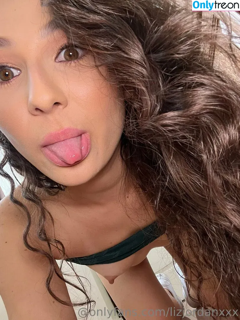 Liz Jordan nude photo #0155 (lizjordanxxx / notlizjordan / thelizziejordan)
