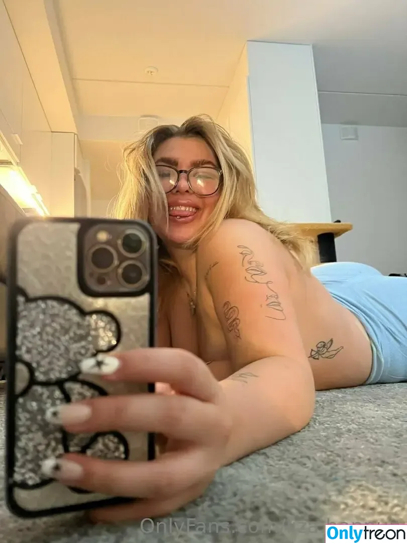 liza.hannun nude photo #0008 (lizziehannum)