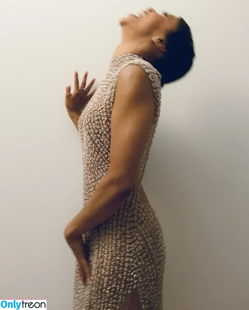 Liza Koshy nude photo #0174 (lizakoshy)