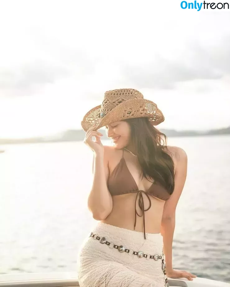 Liza Soberano nude photo #0026 (lizasoberano)