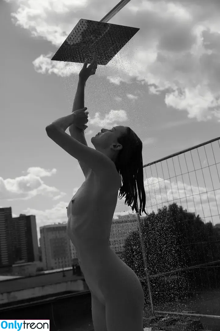 Liza Voroncova nude photo #0109 (LisaVoroncova / li.voroncova)