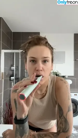 Liza Waschke / liza.waschke nude photo #0200