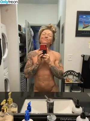 lizanne1995 / lizlovelift_ nude photo #0084