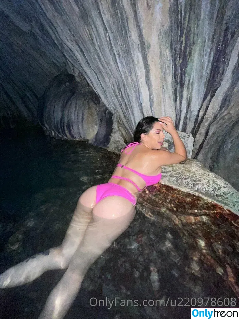 Lizbeth Rodríguez nude photo #0009 (Badabun / lizbethrodriguezoficial / u220978608)