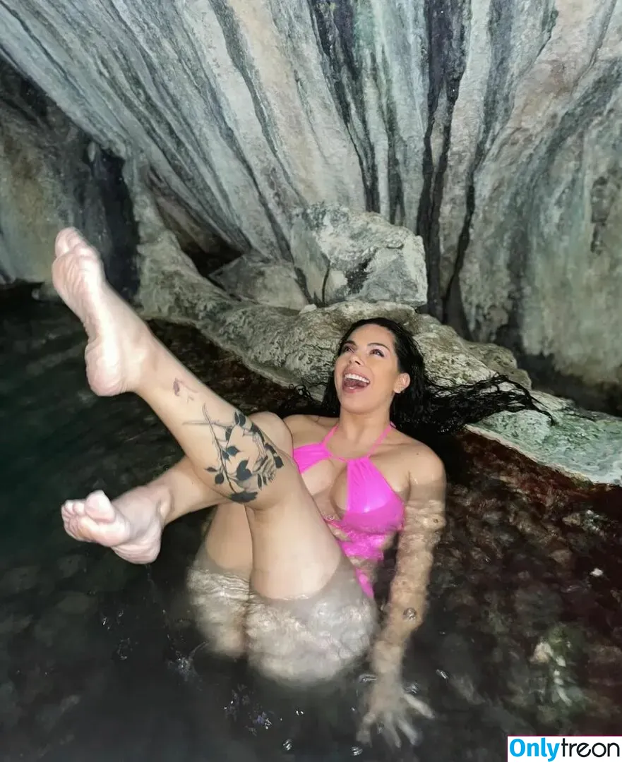 Lizbeth Rodríguez nude photo #0015 (Badabun / lizbethrodriguezoficial / u220978608)