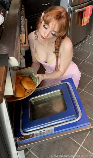 lizgizzardfree / princejoshy nude photo #0013