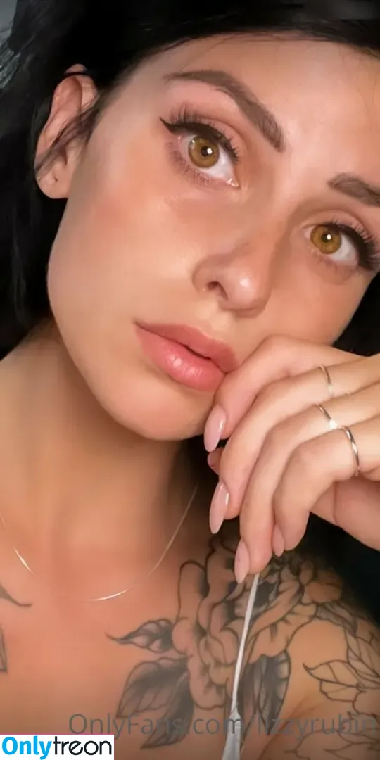 Lizyrubinspicy голая photo #0181 (lizzyrubin)