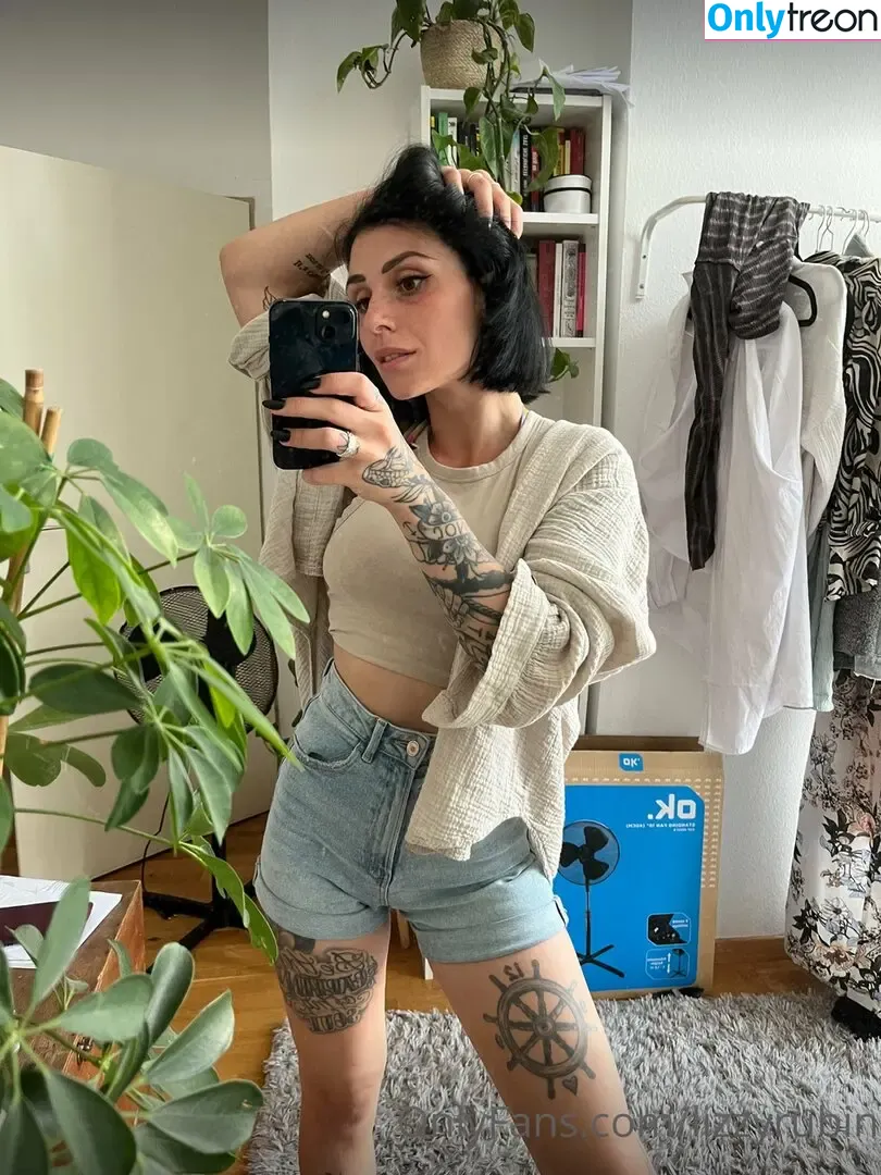 Lizyrubinspicy голая photo #0219 (lizzyrubin)
