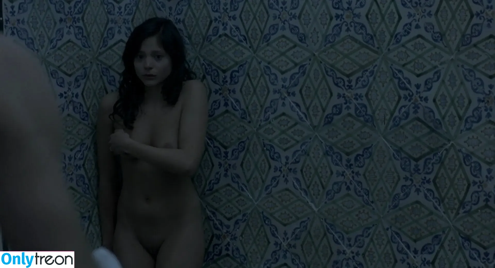 Lizzie Brocheré nude photo #0010 (Lizzie Brocheré)