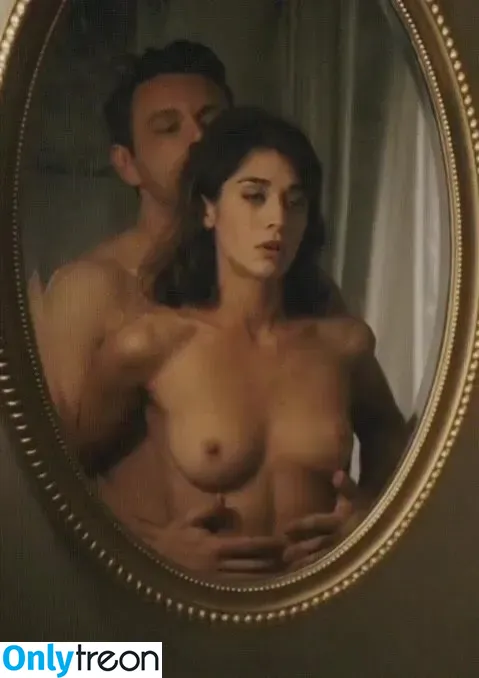 Lizzy Caplan голая photo #0037 (thelizzycaplan)