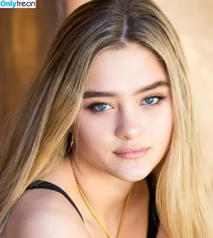 Lizzy Greene / Elizabeth Greene / LizzyGreeneOF / lizzy_greene nude photo #0001