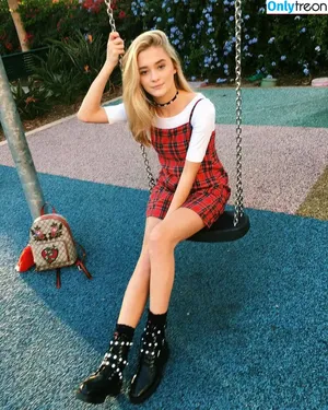 Lizzy Greene / Elizabeth Greene / LizzyGreeneOF / lizzy_greene nude photo #0019