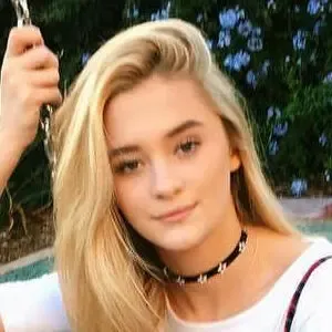 Lizzy Greene / Elizabeth Greene / LizzyGreeneOF / lizzy_greene nude photo #0028