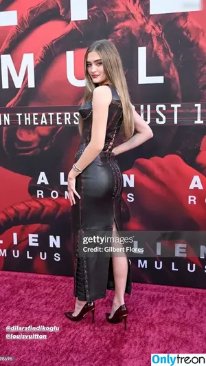 Lizzy Greene / Elizabeth Greene / LizzyGreeneOF / lizzy_greene nude photo #0050