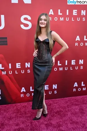 Lizzy Greene / Elizabeth Greene / LizzyGreeneOF / lizzy_greene nude photo #0052