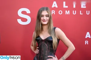 Lizzy Greene / Elizabeth Greene / LizzyGreeneOF / lizzy_greene nude photo #0055