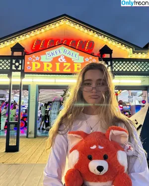 Lizzy Greene / Elizabeth Greene / LizzyGreeneOF / lizzy_greene nude photo #0061