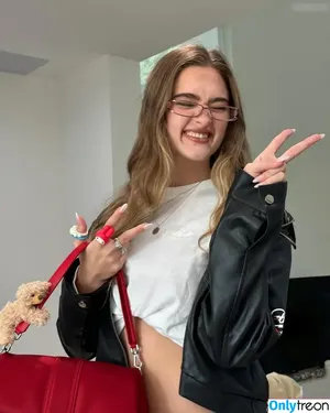 Lizzy Greene / Elizabeth Greene / LizzyGreeneOF / lizzy_greene nude photo #0064
