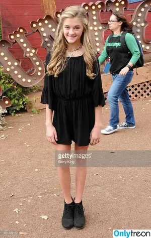 Lizzy Greene / Elizabeth Greene / LizzyGreeneOF / lizzy_greene nude photo #0078