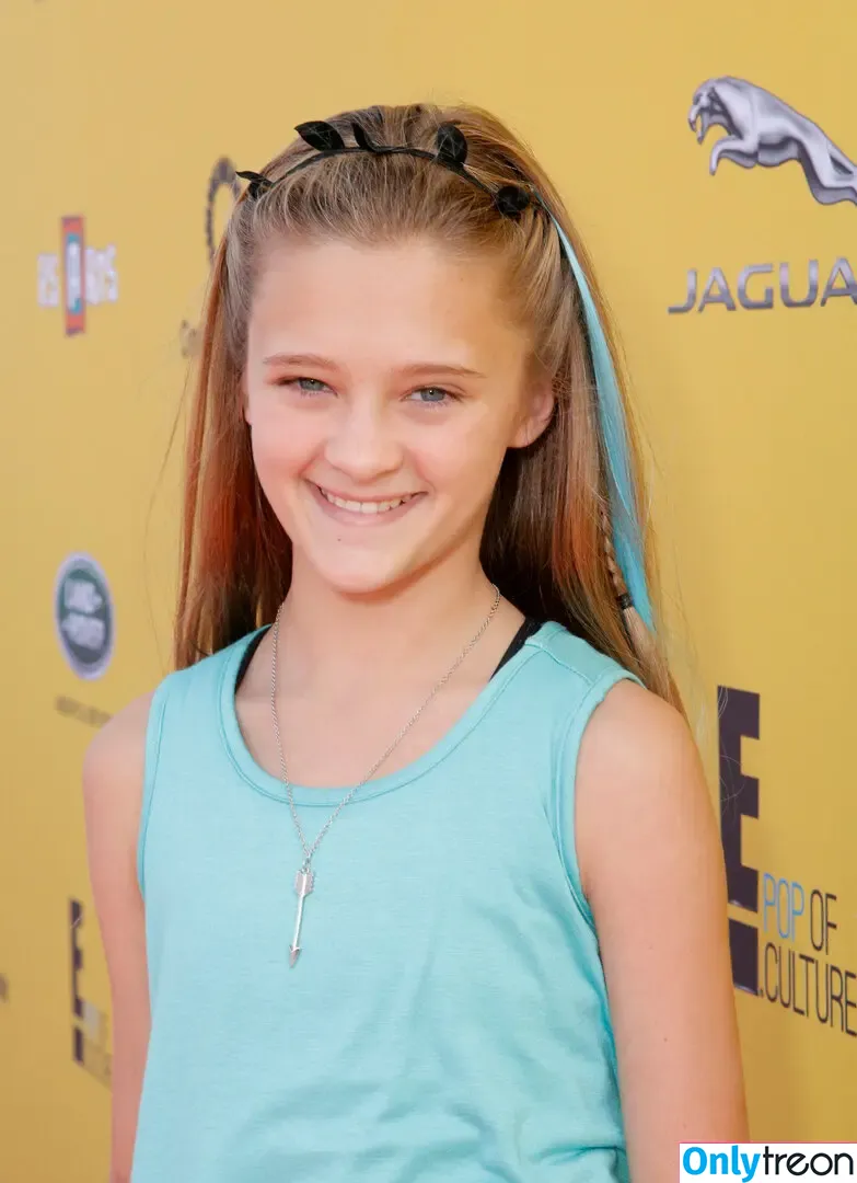 Lizzy Greene nude photo #0082 (Elizabeth Greene / LizzyGreeneOF / lizzy_greene)