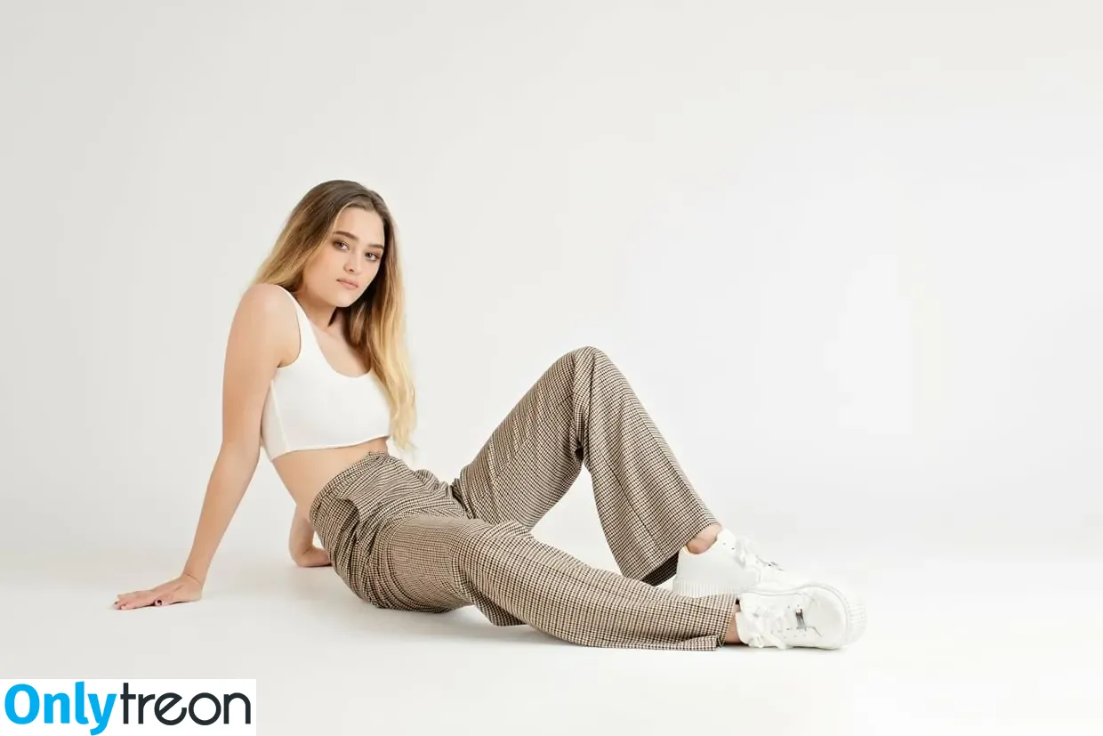 Lizzy Greene nude photo #0084 (Elizabeth Greene / LizzyGreeneOF / lizzy_greene)