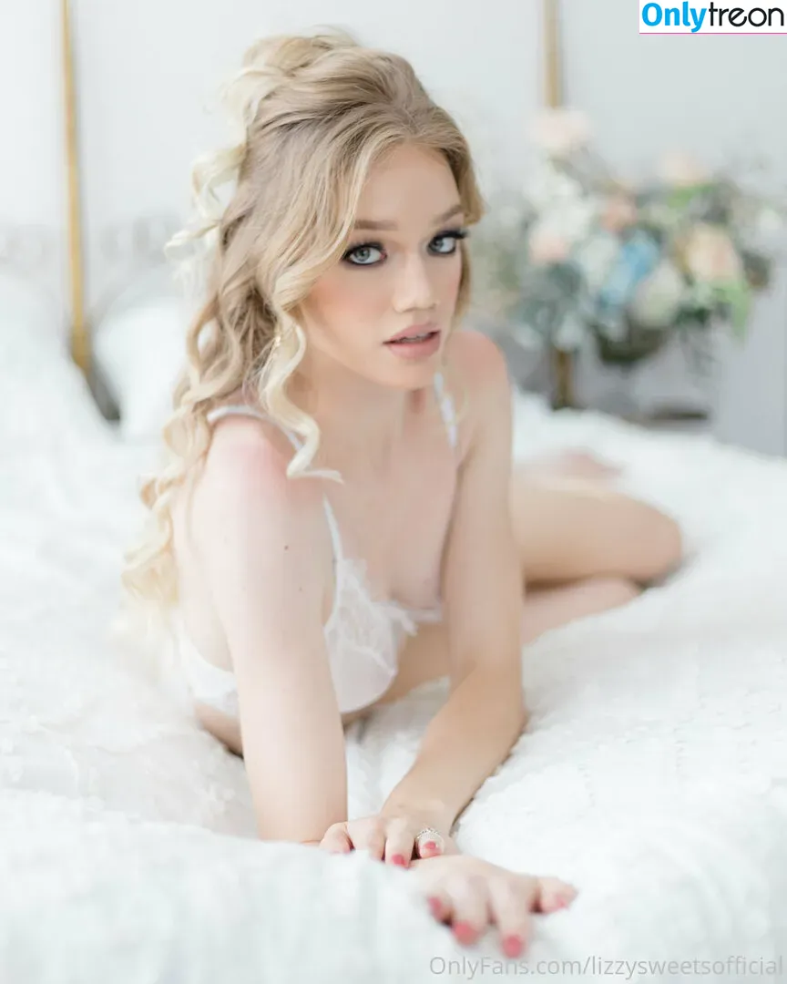 lizzysweetsofficial nude photo #0030 (luvlyzzy)