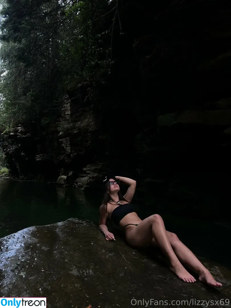 lizzysx69 nude photo #0011 (lizzymusi)