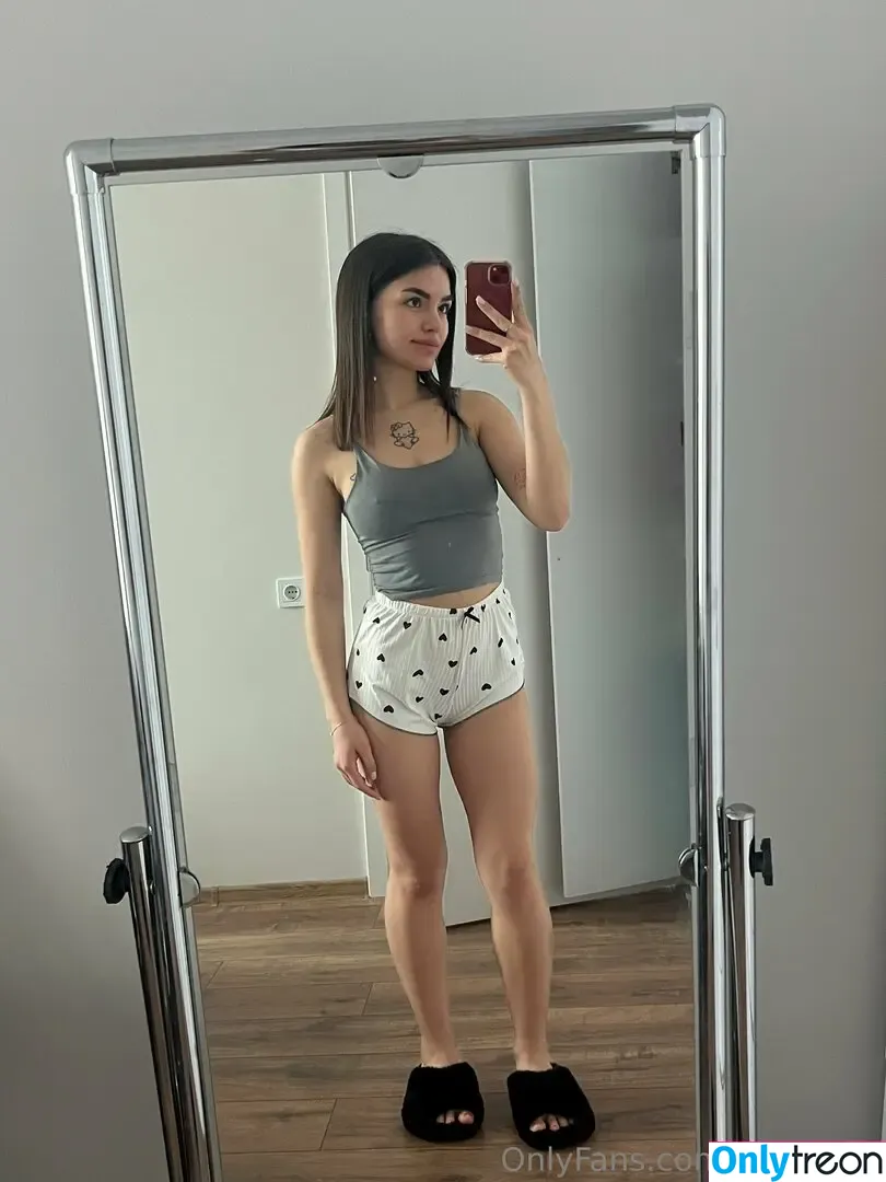 lizzysx69 nude photo #0060 (lizzymusi)