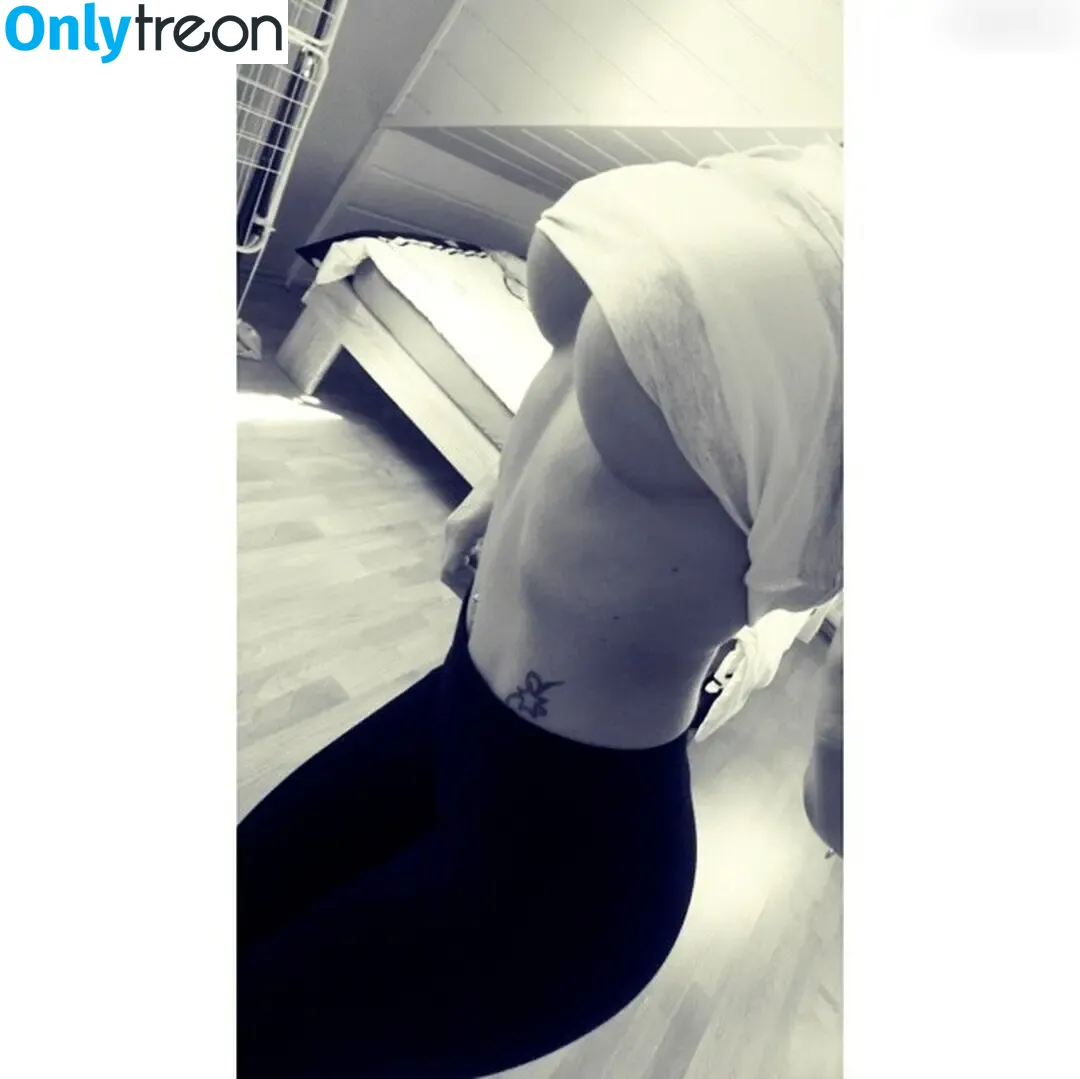 Lizzyvanhyde голая photo #0053 (lizzyvanhyde666 / lizzyvanhyde_official)