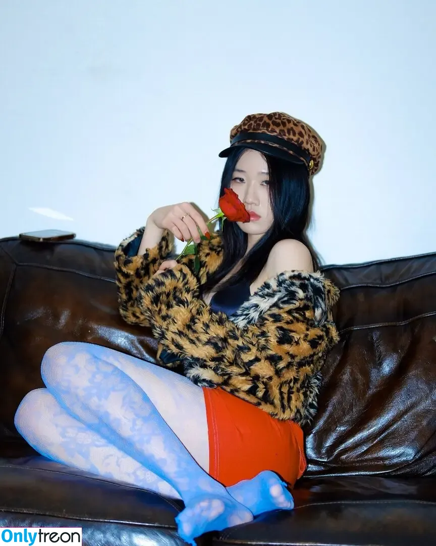 Lo3tus nude photo #0164 (lo3tus_ / lottus.t)
