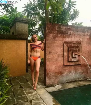 Local TV Presenters / Weather Girls / thelauraschweizer nude photo #0288