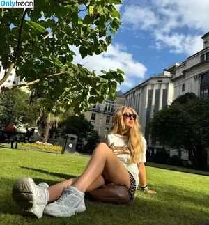 Local TV Presenters / Weather Girls / thelauraschweizer nude photo #0363