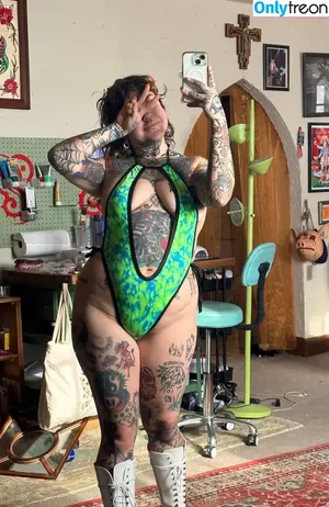 nude photo #0002