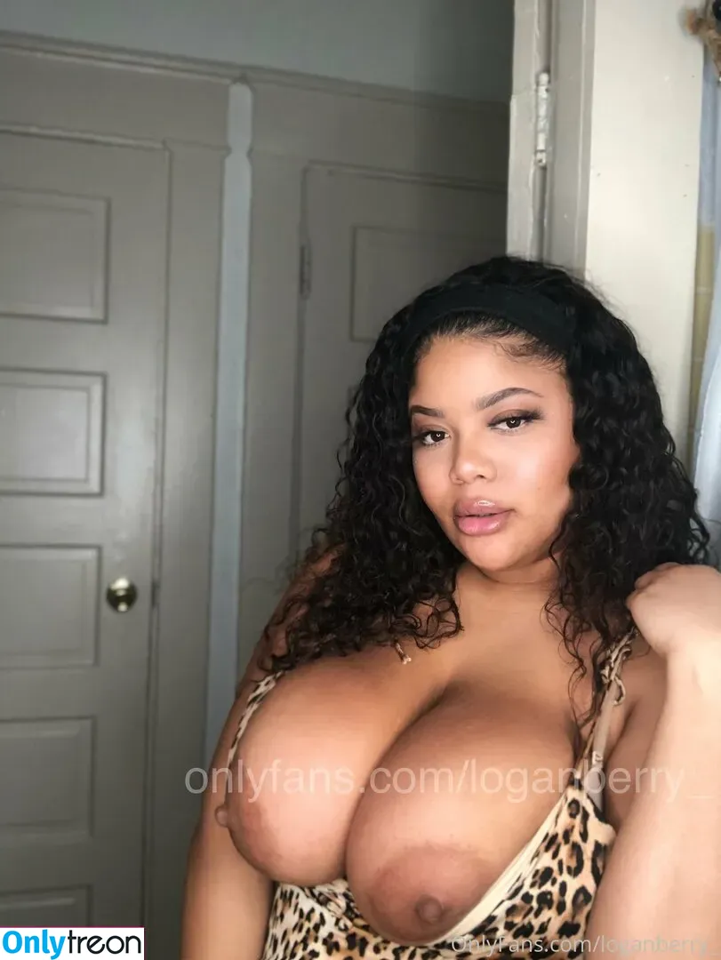 loganberry_ nude photo #0022 (logan.berry_)