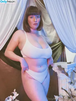 loisplz / lomeinnoodles19 фото голая #1118