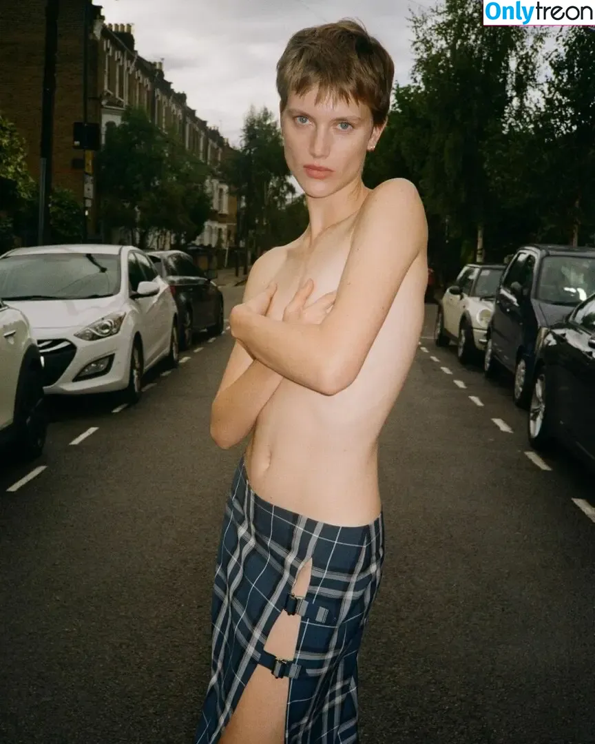Lola Bute nude photo #0024 (lolabutee)
