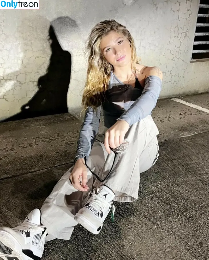 Lola Faith nude photo #0006 (lolafaith23 / lolafaith33)