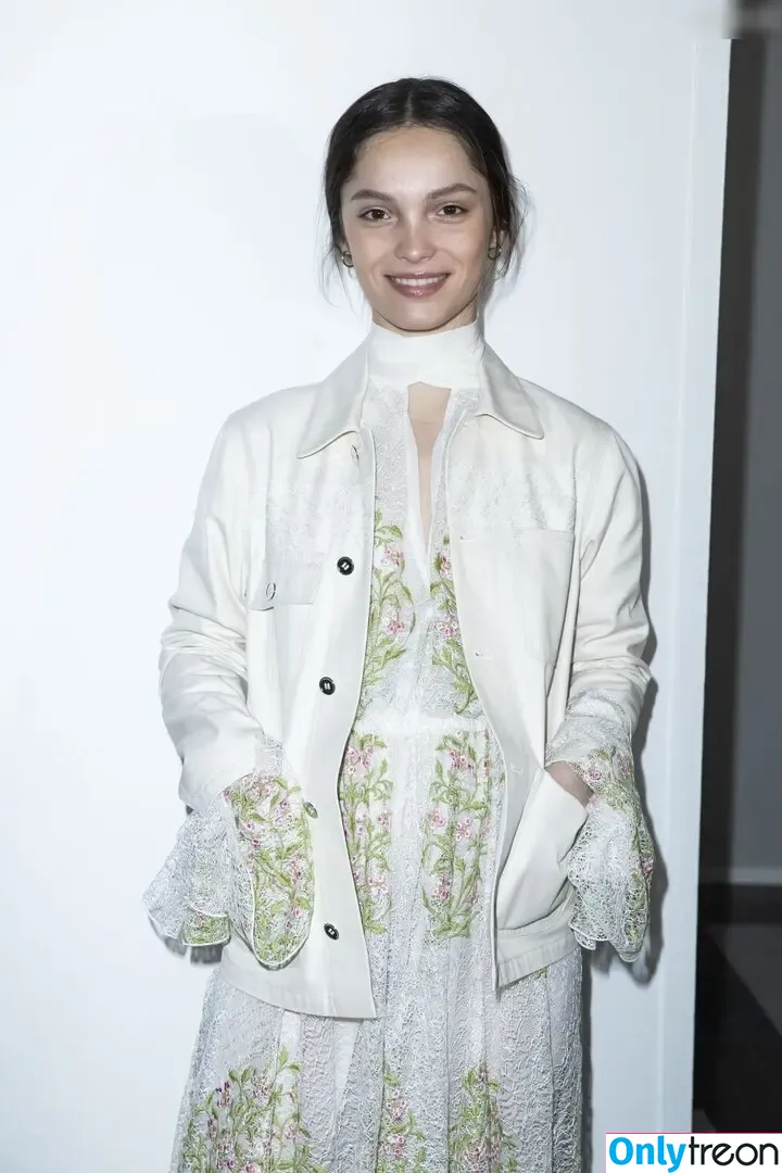 Lola Le Lann голая photo #0015 (lolalelann)