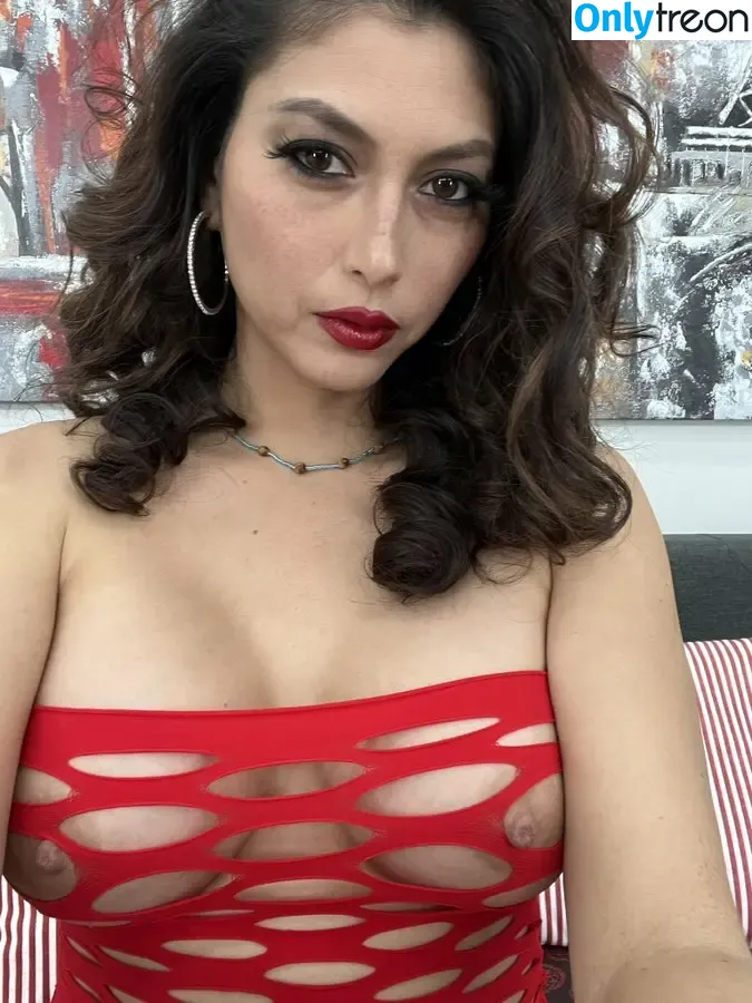 Lola Pearl nude photo #0003 (lolapearlisback / lolapearlshow / thelolapearlshow)