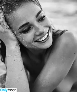 Lola Weippert / lolaweippert nude photo #1592
