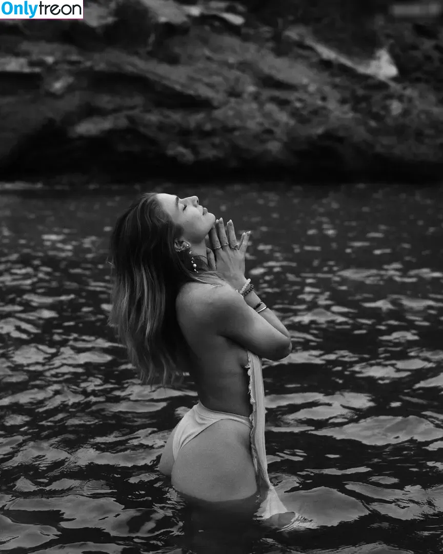 Lola Weippert голая photo #1023 (lolaweippert)
