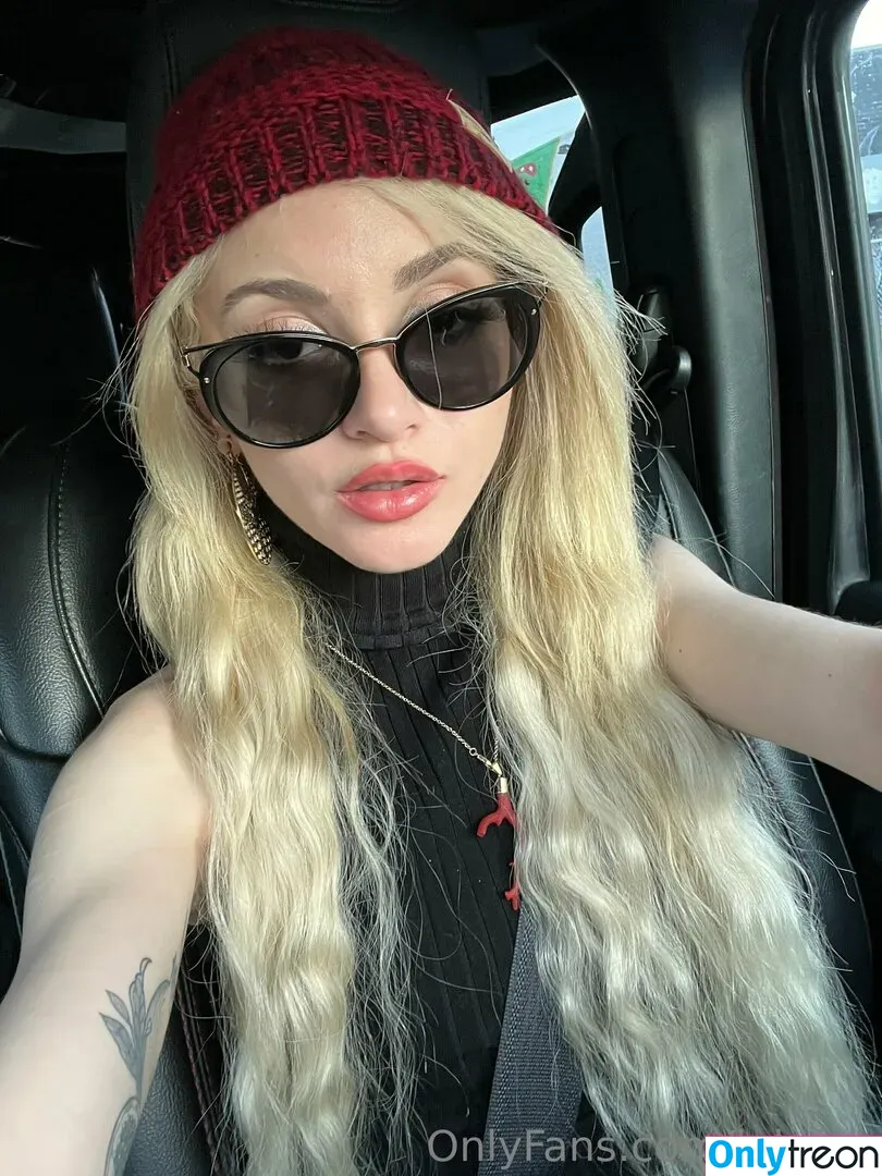 lolafae nude photo #0115 (ittz_lola_)