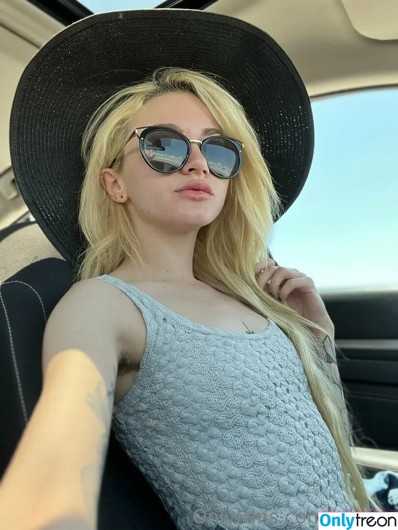 lolafae nude photo #0170 (ittz_lola_)