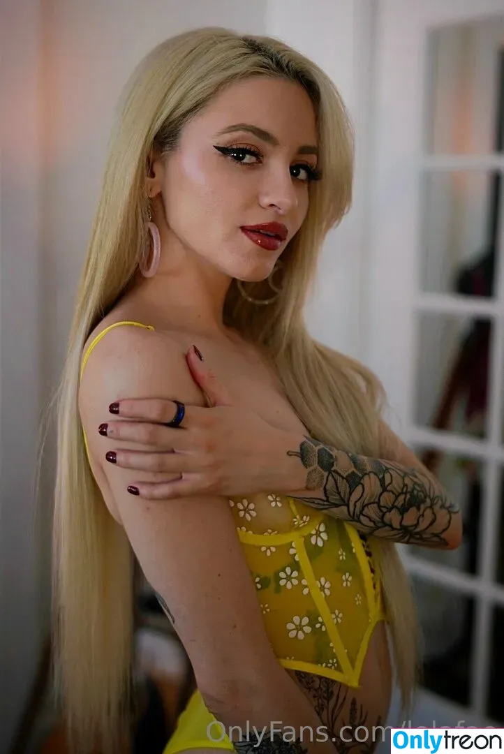 lolafae nude photo #0211 (ittz_lola_)