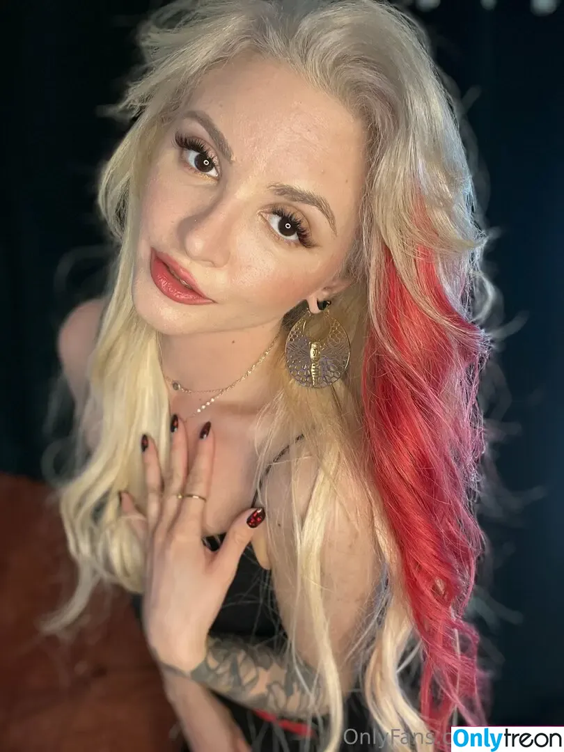 lolafae голая photo #0508 (ittz_lola_)
