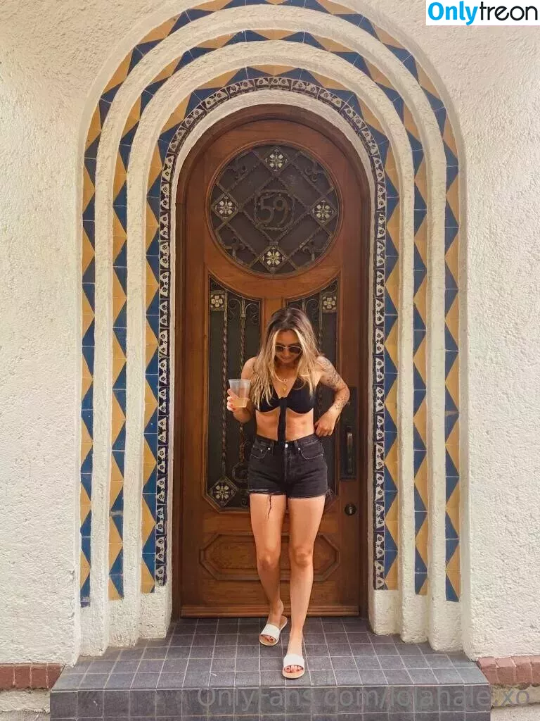 lolahale.xo голая photo #0058 (lolahale.xo)