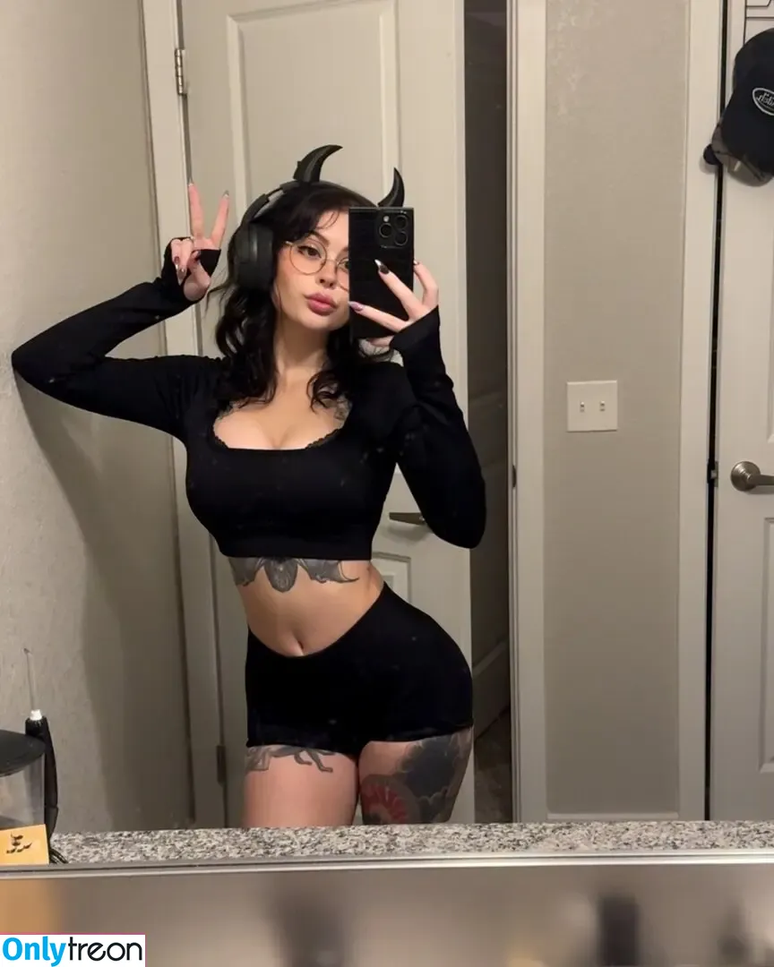 Lolaknivesxz nude photo #0297 (lola.blades / lolagoth / lolaminavip)
